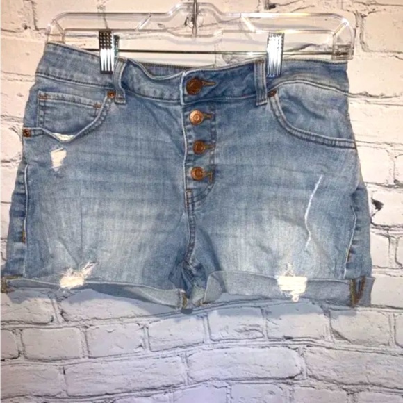 Maurice’s Distressed High Rise Button Fly Denim Jean Shorts Women’s Size 8 - Picture 1 of 4